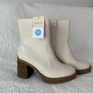 Cream Ankle Boots Block Heel Memory Foam Size 7.5 New With Tags